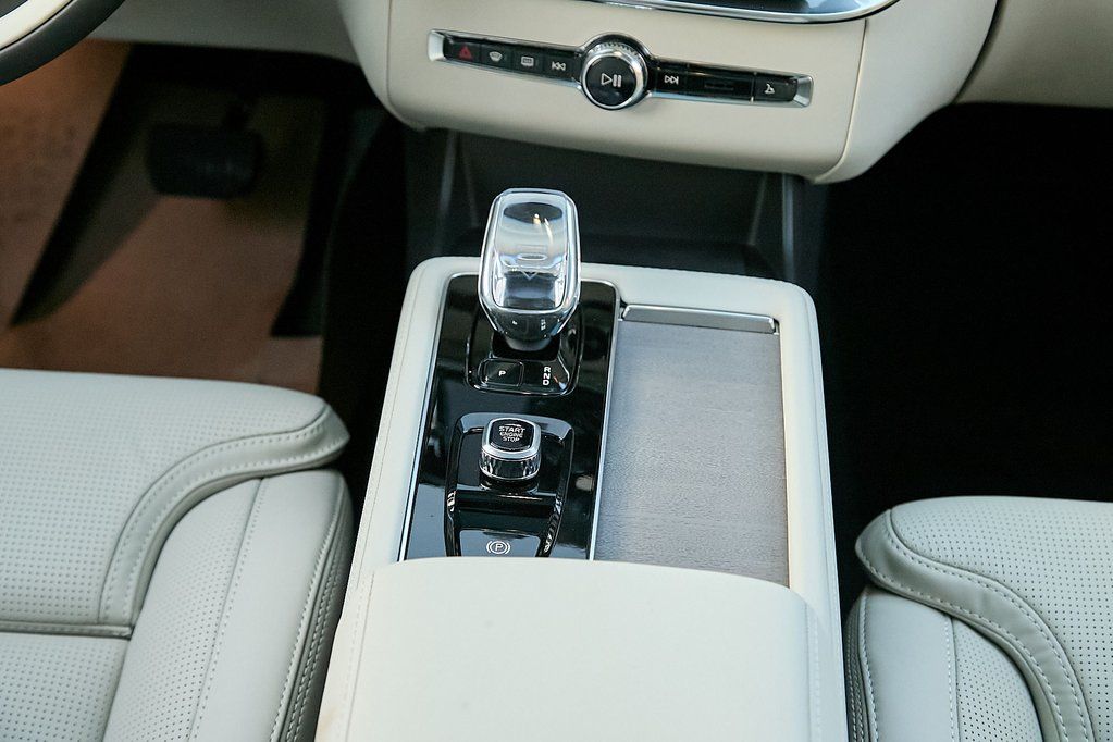 2026 VOLVO XC90 - Image 28