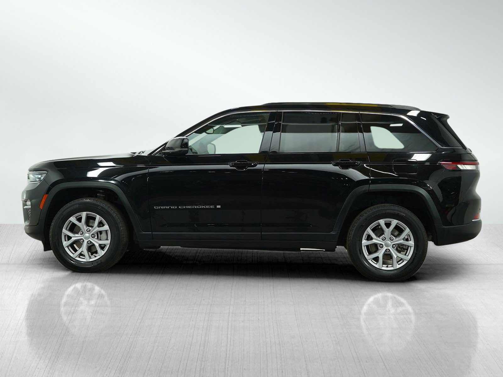 Used 2022 Jeep Grand Cherokee Limited with VIN 1C4RJHBG0N8501959 for sale in Hopkins, Minnesota