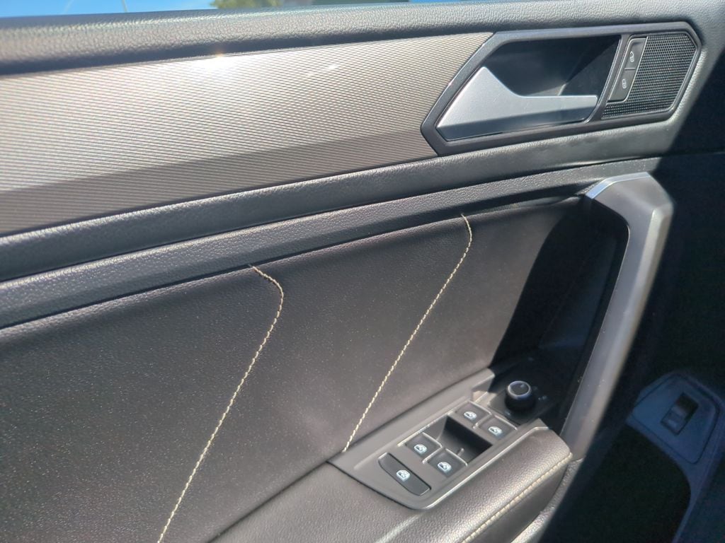 2022 Volkswagen Tiguan SE photo 9