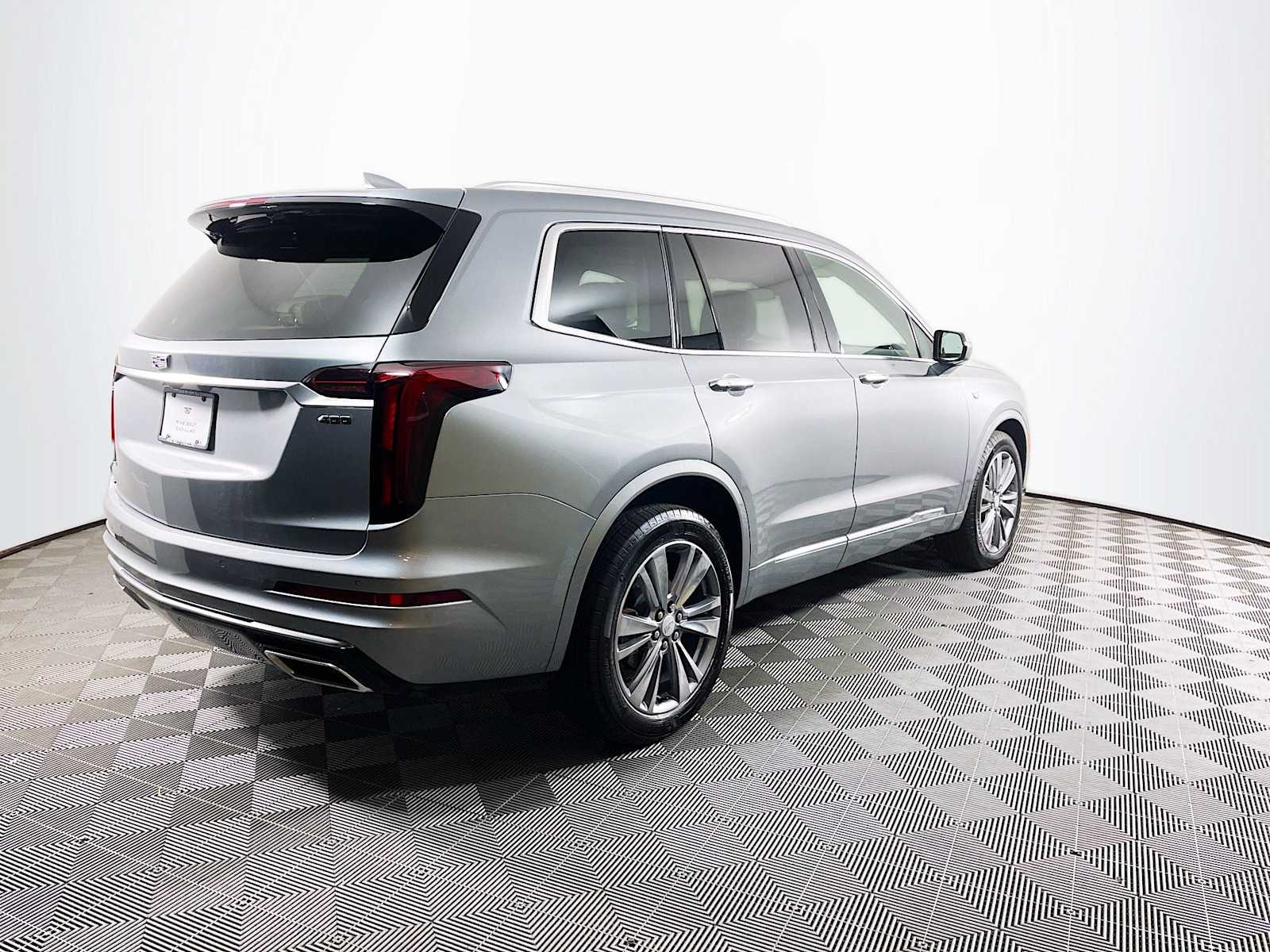 2025 Cadillac XT6 Premium Luxury photo 2