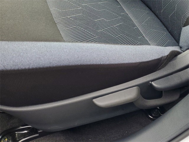 2025 Nissan Versa SV photo 9