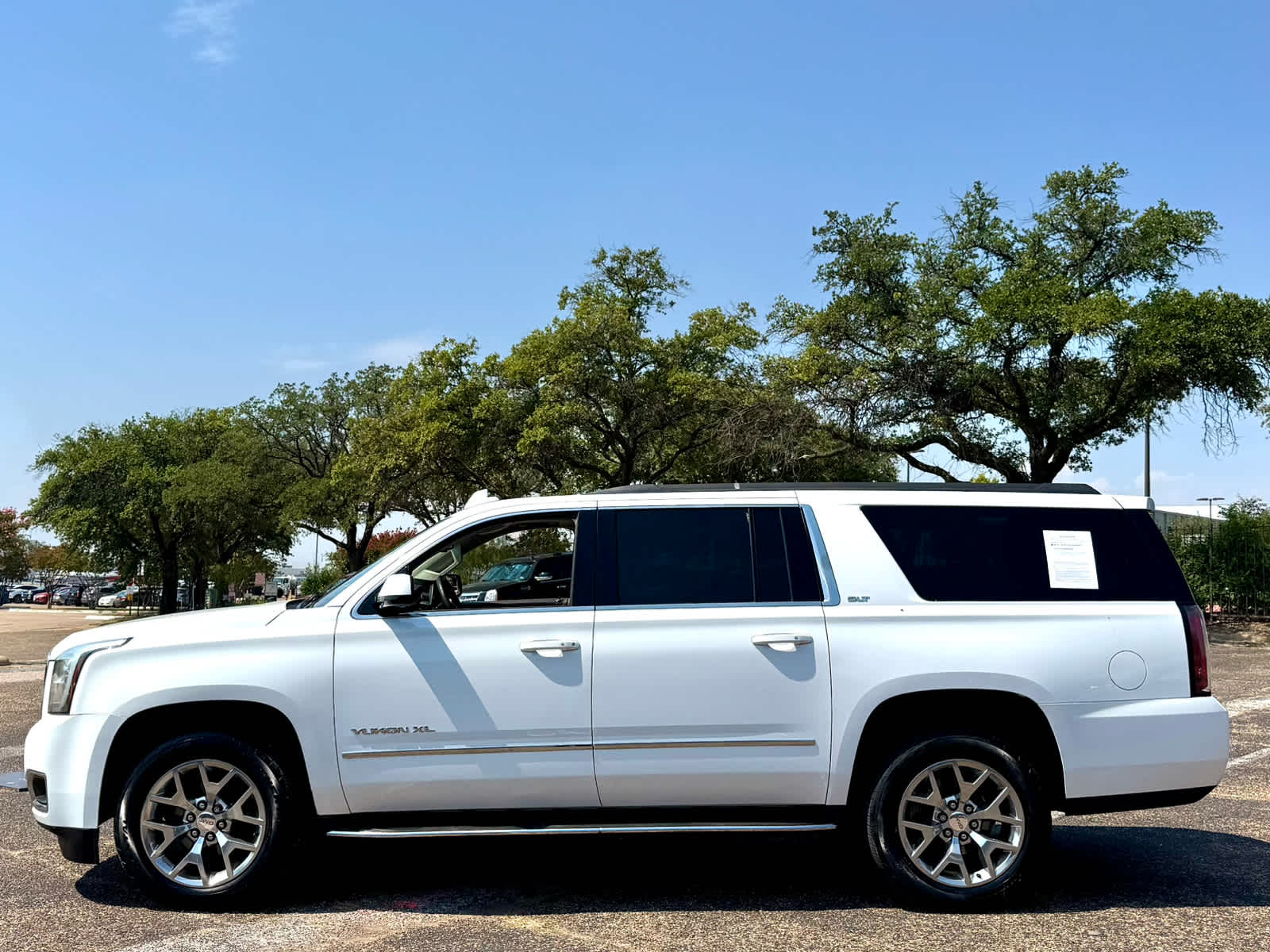 2020 Gmc Yukon XL SLT photo 2