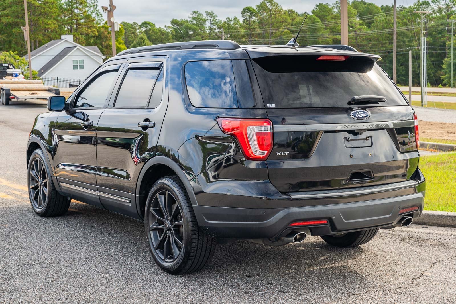 2019 Ford Explorer XLT photo 3