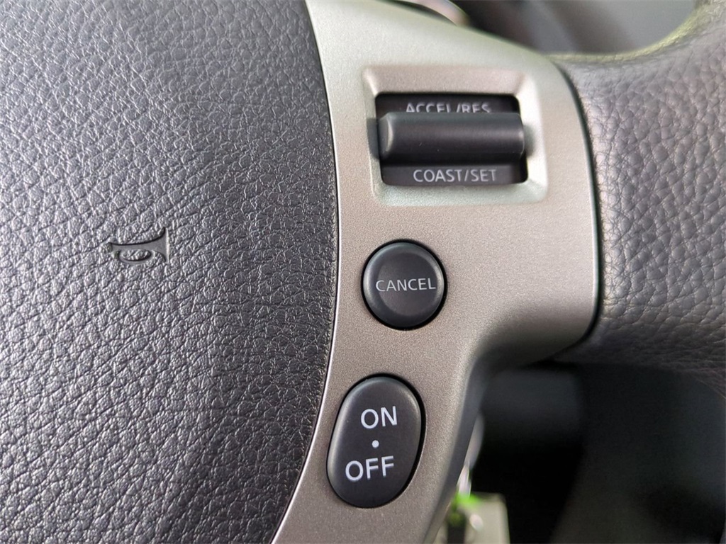2014 Nissan Rogue Select S photo 16