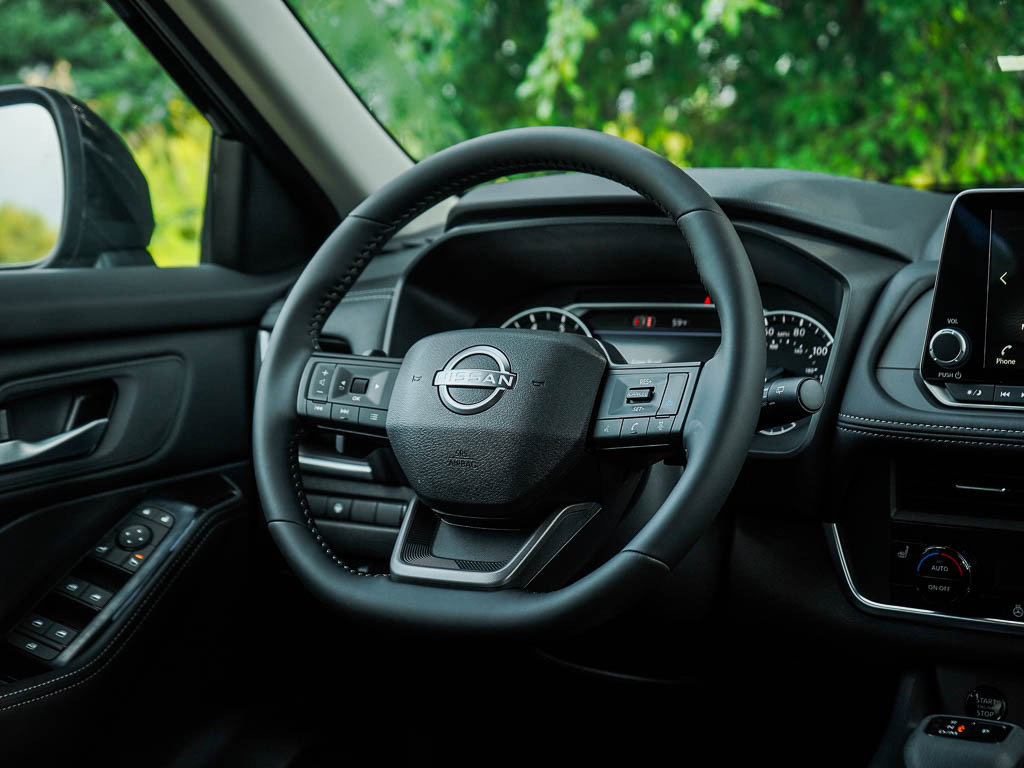 2026 Nissan Rogue SV photo 15