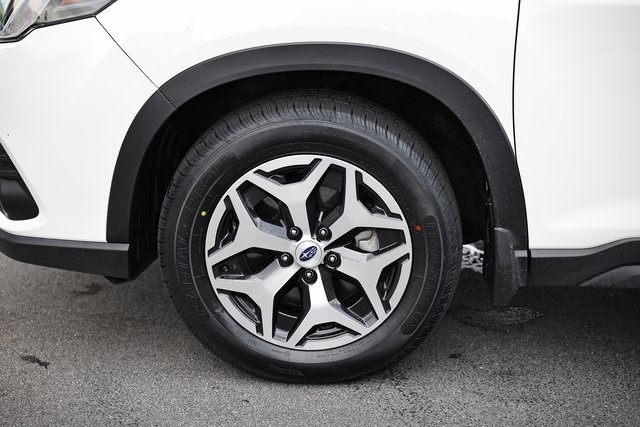 2023 Subaru Forester Premium photo 4