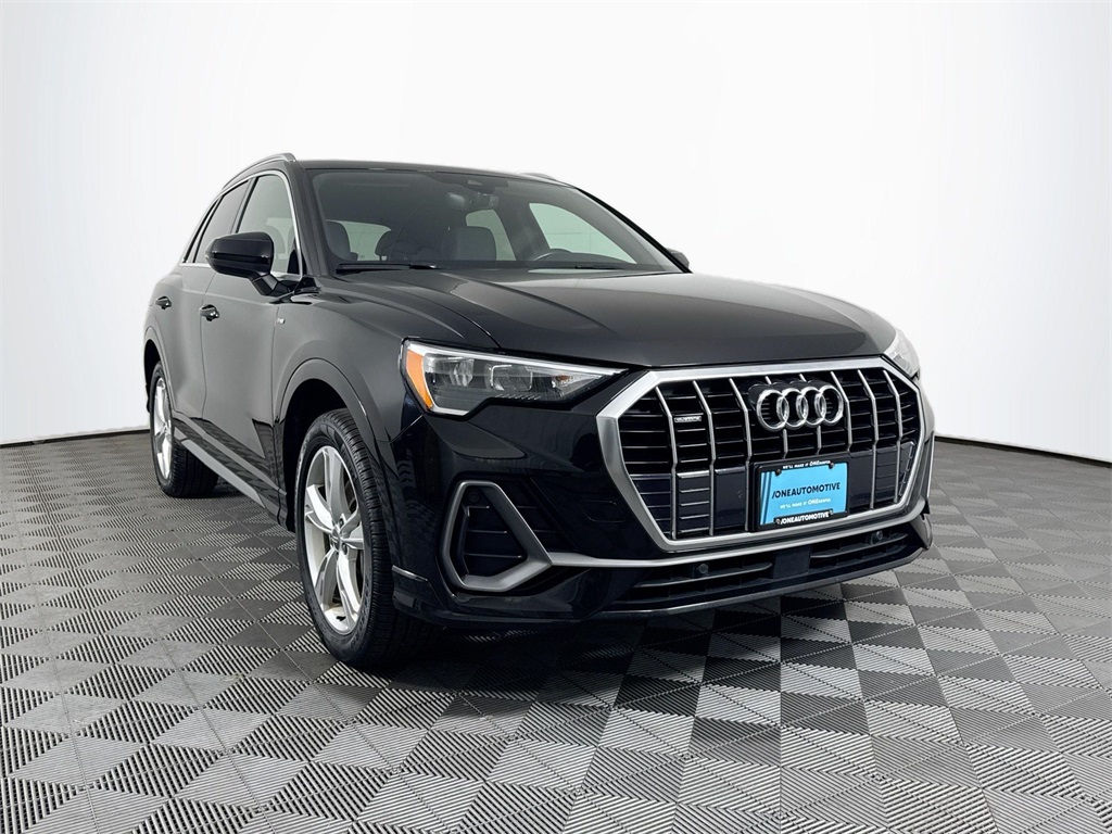 2021 Audi Q3 S line Premium photo 3