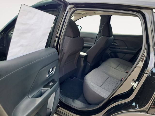 2025 Nissan Kicks SV photo 14