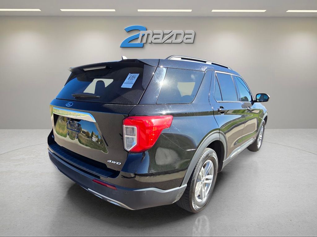2024 Ford Explorer XLT photo 4