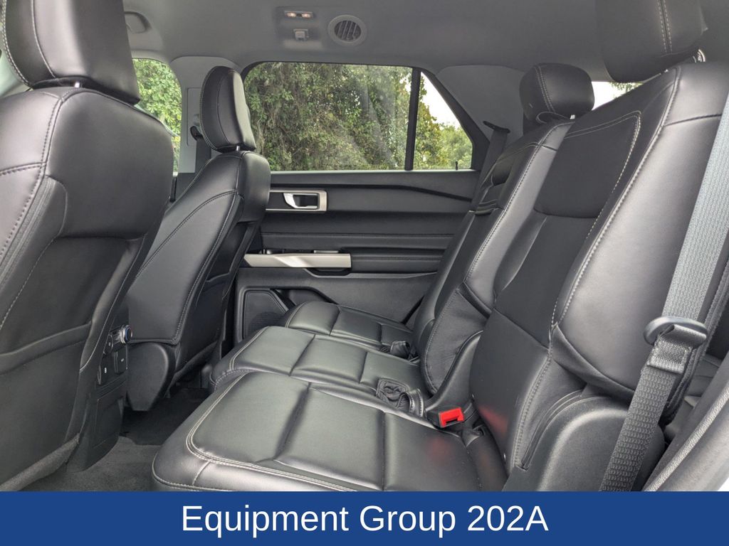 2022 Ford Explorer XLT photo 16