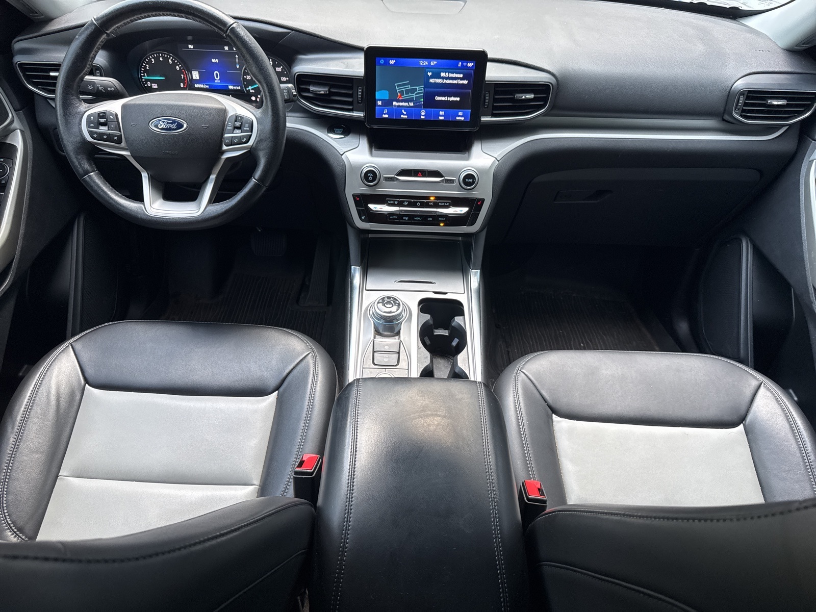 2022 Ford Explorer XLT photo 3