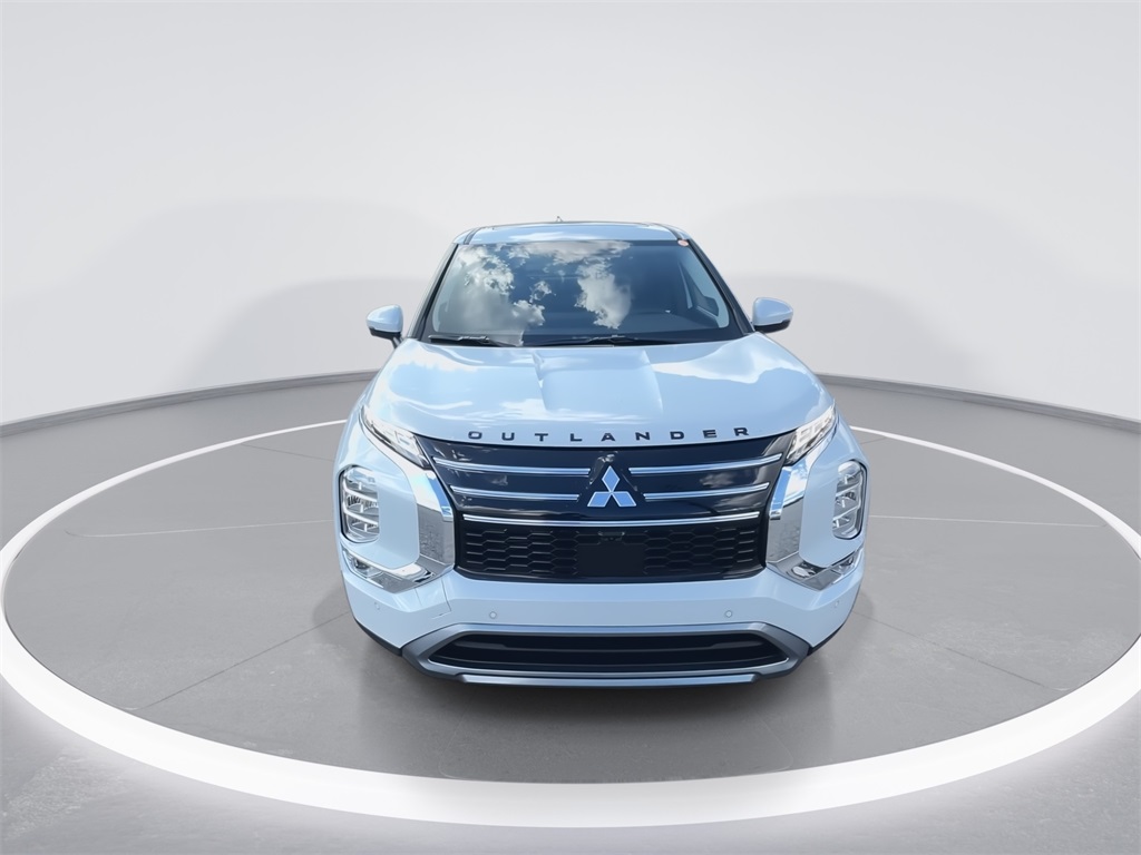 2025 Mitsubishi Outlander SE photo 3