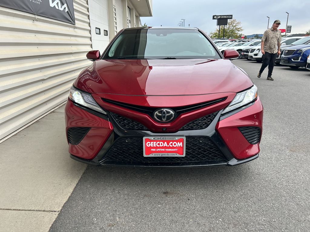 2018 Toyota Camry XSE photo 2