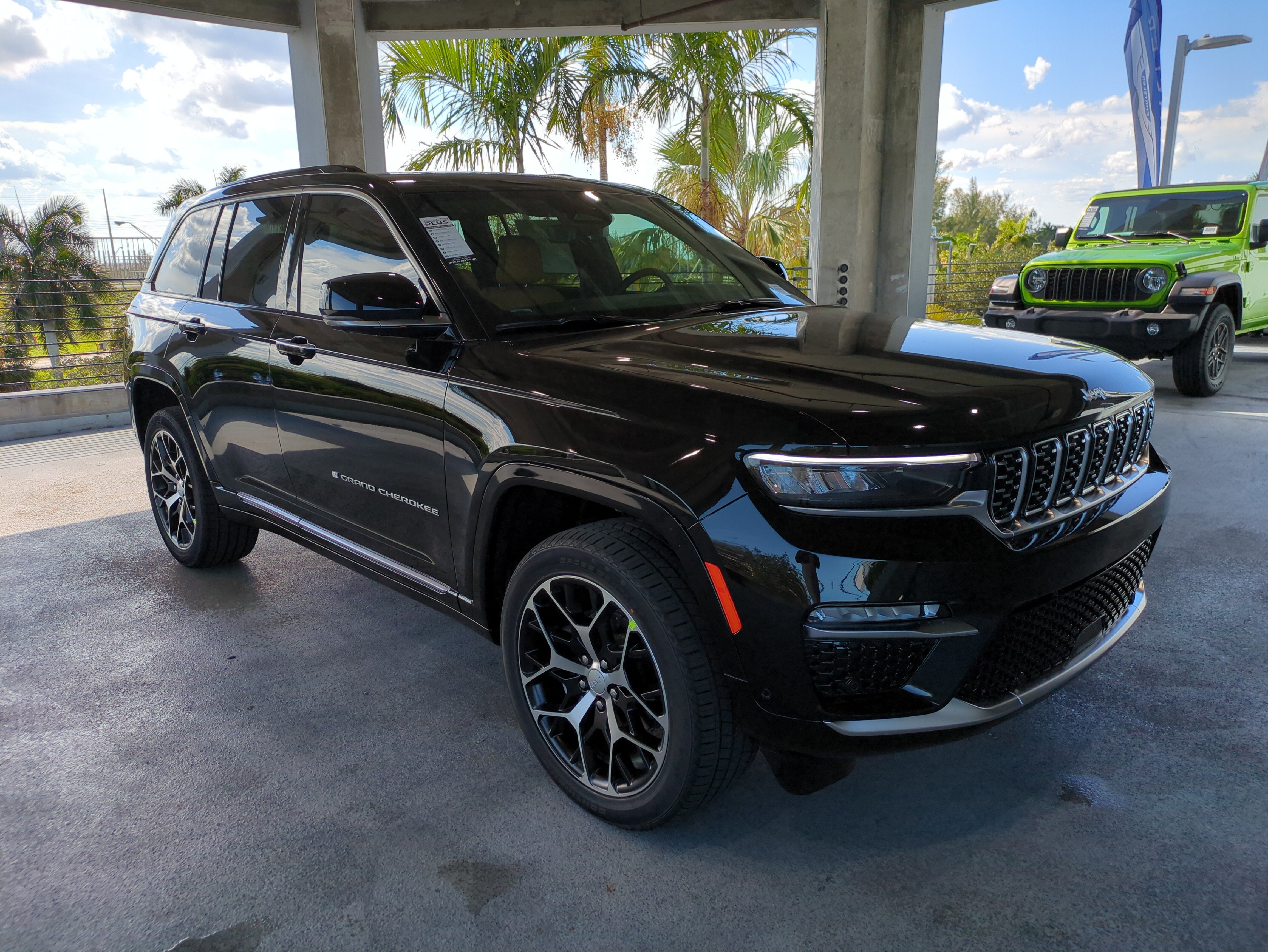 2025 Jeep Grand Cherokee Summit Reserve's photo