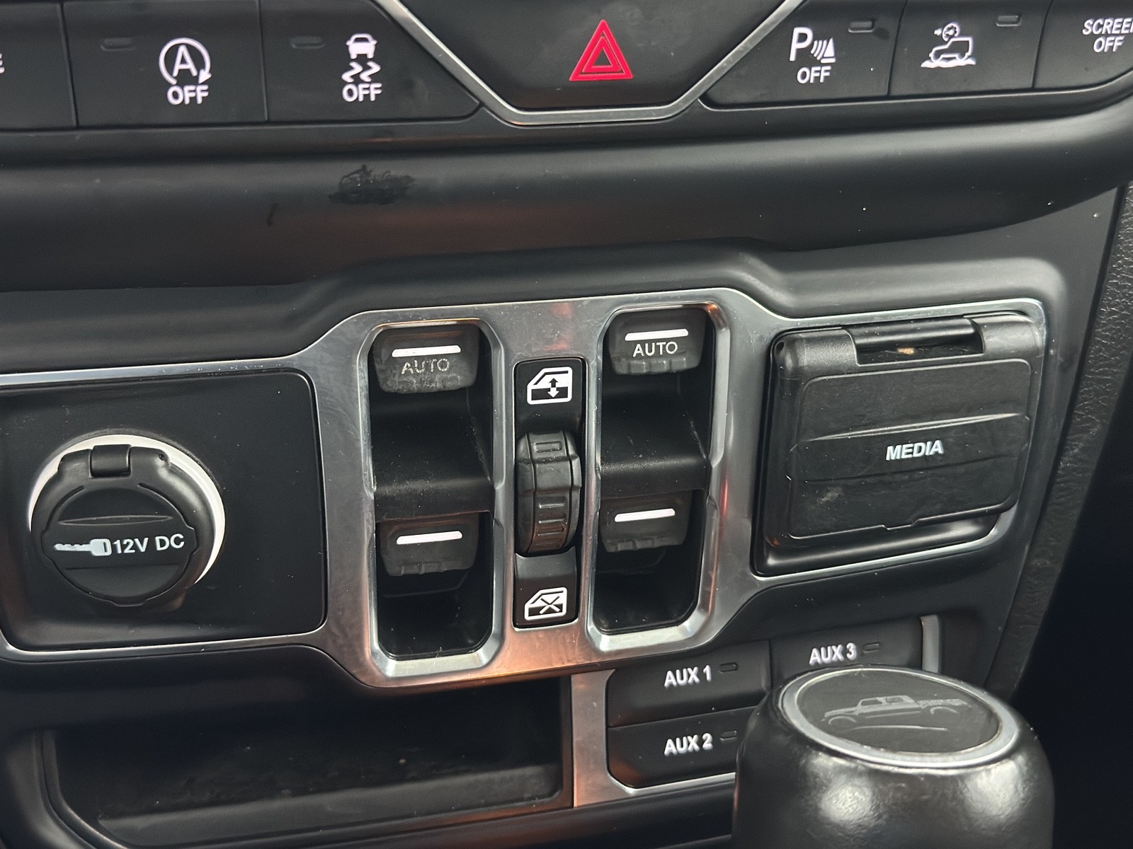 2020 Jeep Gladiator Overland photo 40
