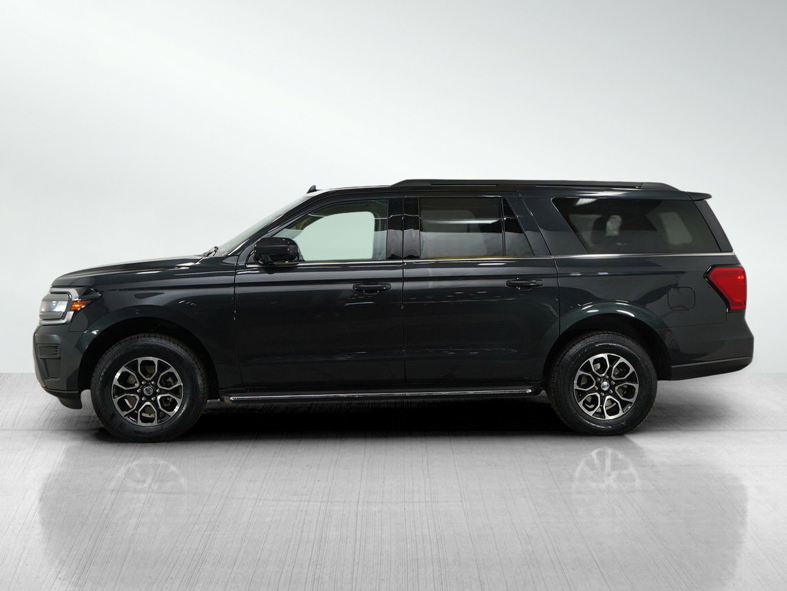 Used 2023 Ford Expedition XLT with VIN 1FMJK1J82PEA57706 for sale in Minneapolis, Minnesota