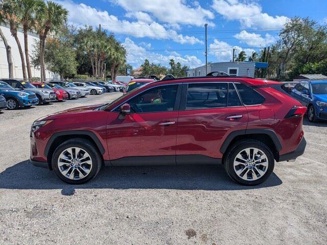 2022 Toyota RAV4 Limited photo 3