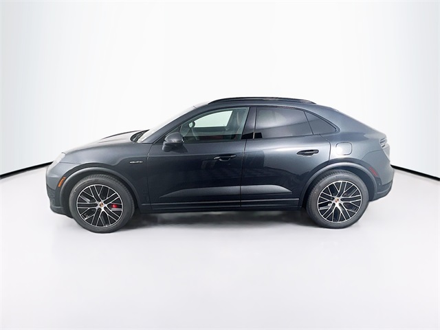 2025 Porsche Macan Electric photo 2