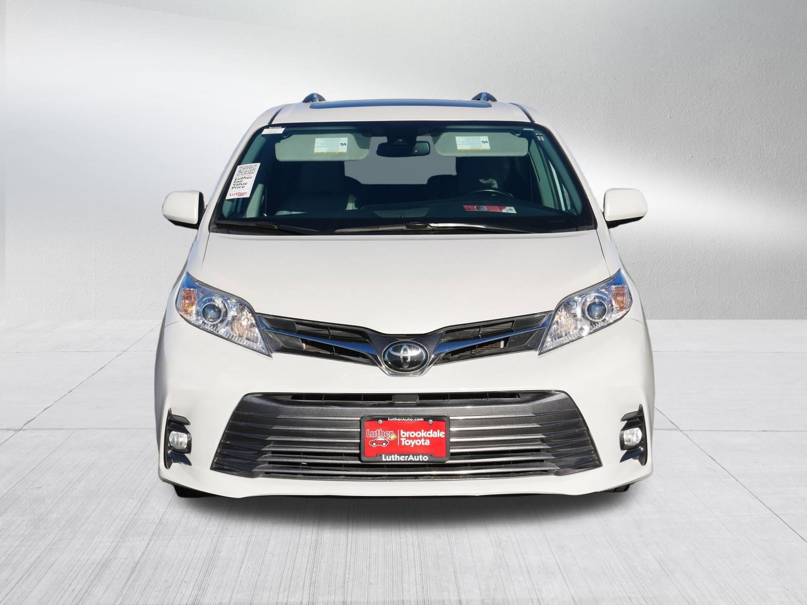 Used 2019 Toyota Sienna XLE with VIN 5TDYZ3DC8KS982939 for sale in Brooklyn Center, Minnesota