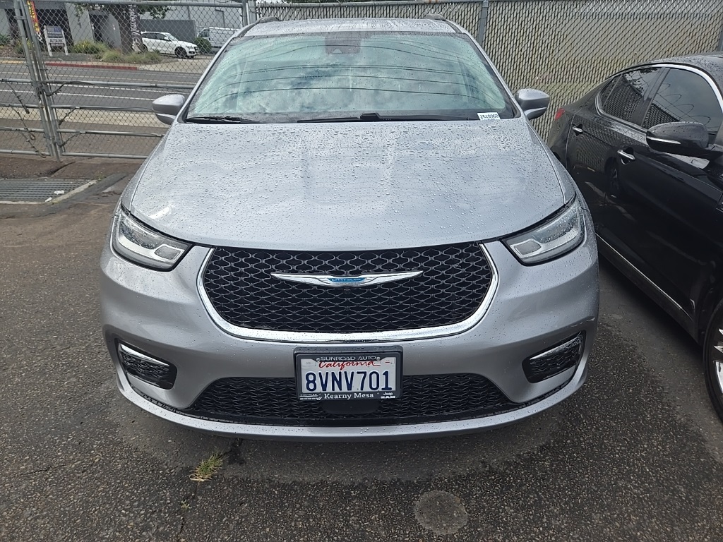 2021 Chrysler Pacifica Hybrid Touring photo 2
