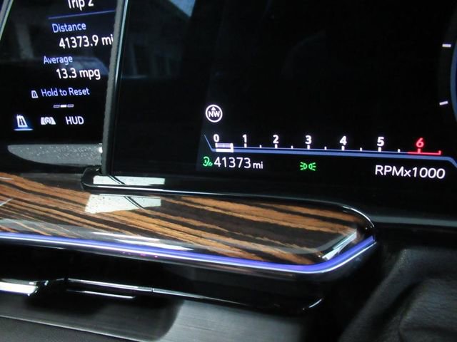 2023 Cadillac Escalade ESV Premium Luxury photo 29