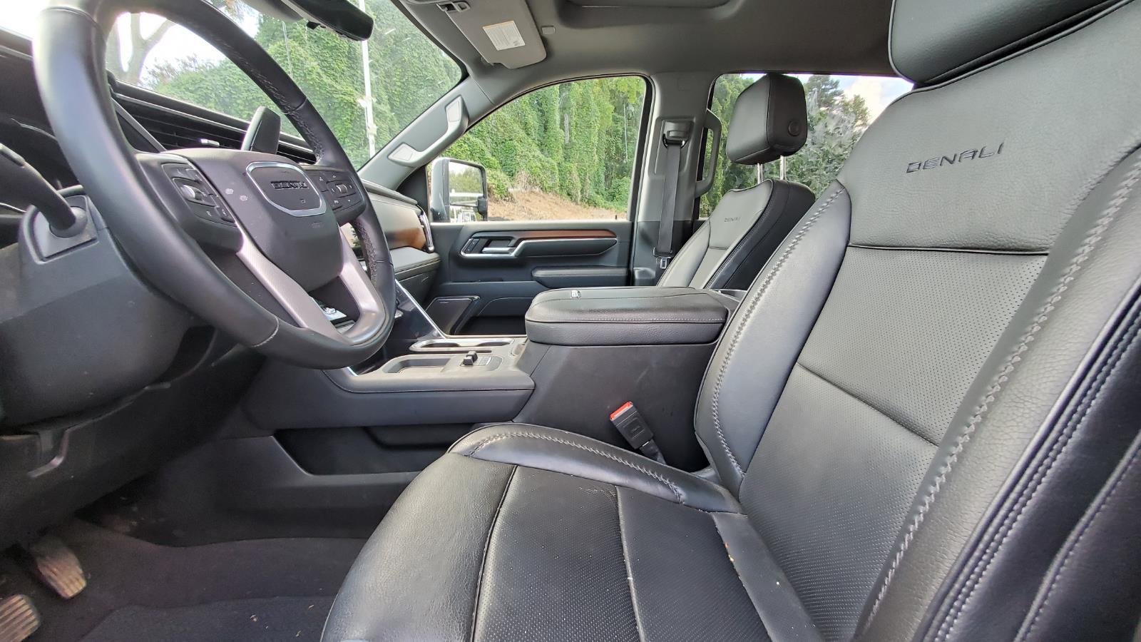2024 Gmc Sierra 2500 HD Denali photo 3
