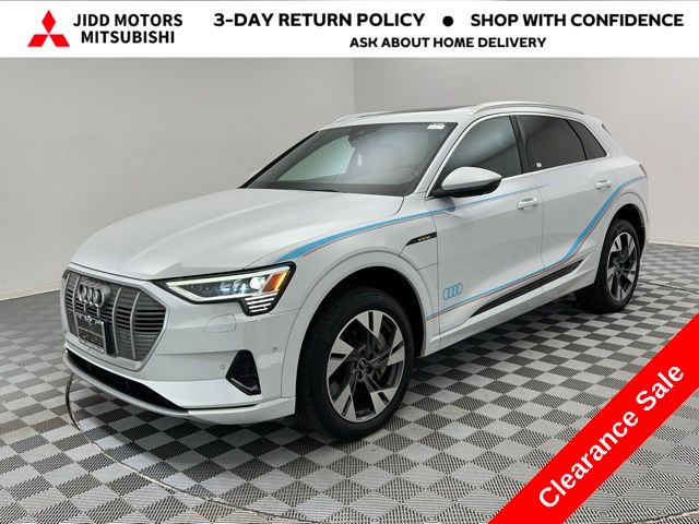 2021 Audi e-tron Premium Plus's photo