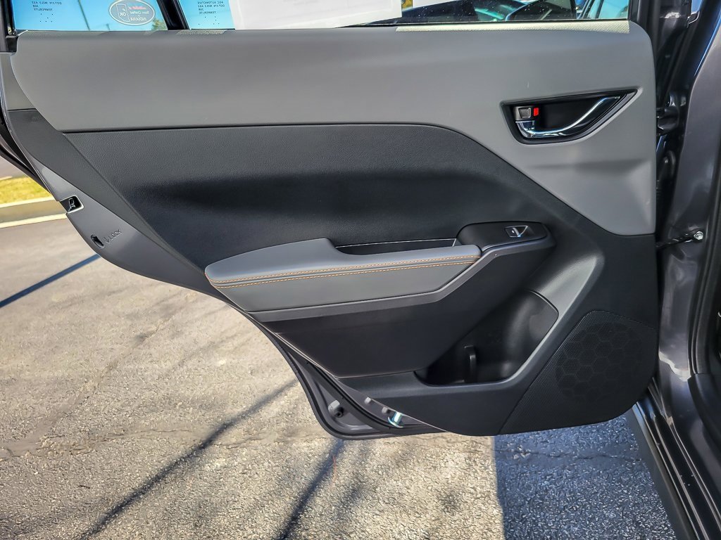 2025 SUBARU CROSSTREK - Image 17