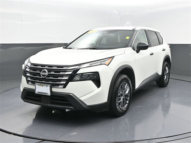 2024 Nissan Rogue S's photo