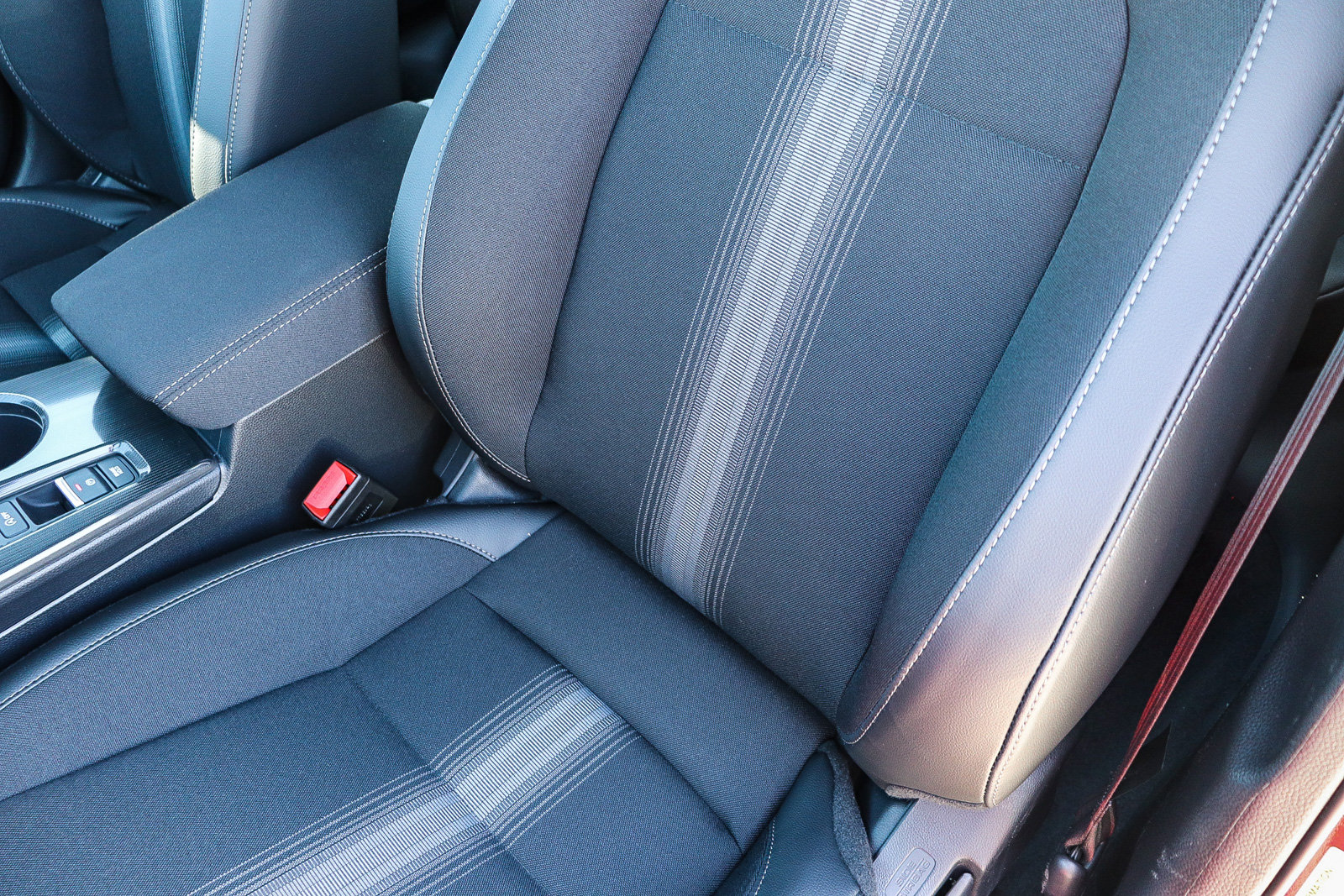 2025 Honda Civic Hatchback Sport photo 16