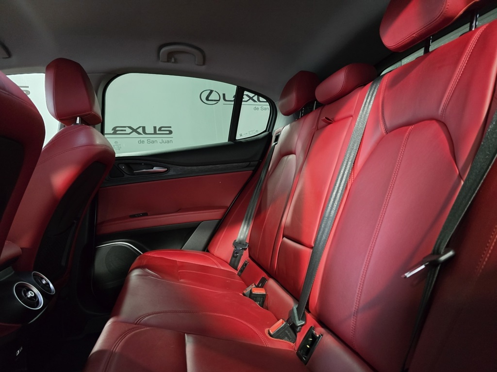 2019 Alfa Romeo Stelvio Base photo 23