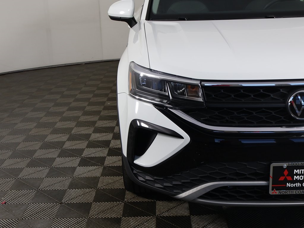 2022 Volkswagen Taos SE photo 8