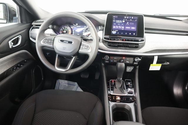 2025 Jeep Compass Sport photo 5