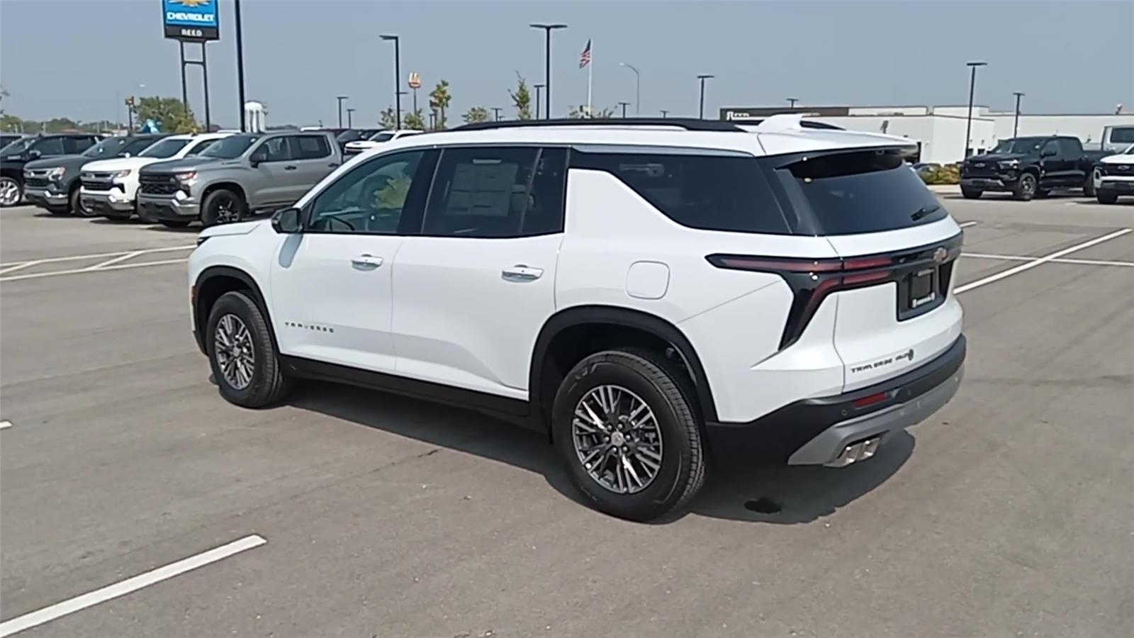 2026 Chevrolet Traverse photo 4