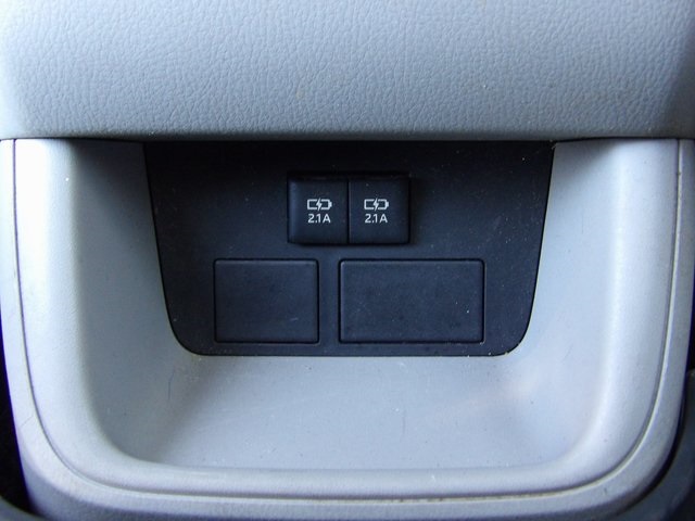 2019 Toyota Highlander LE photo 37