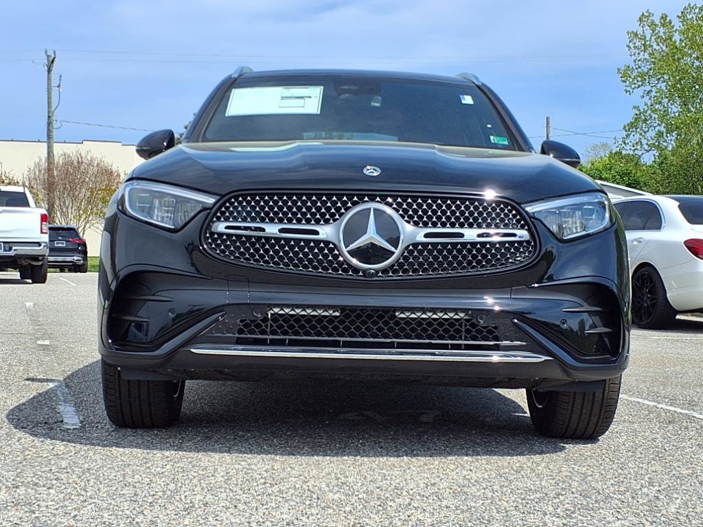 2025 Mercedes Benz GLC 300 4MATIC photo 3