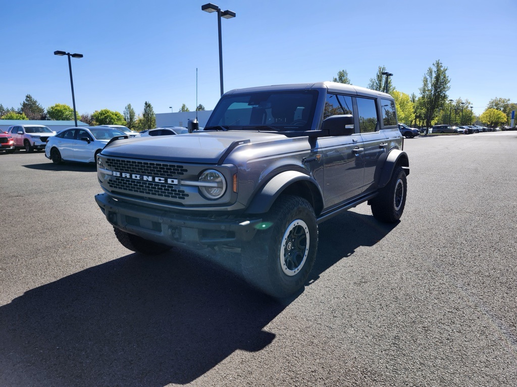2022 Ford Bronco Badlands photo 2