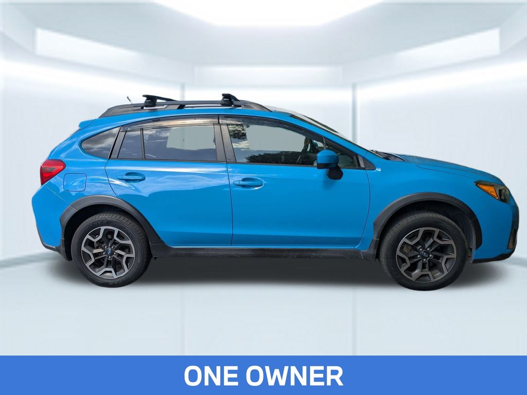 2016 Subaru Crosstrek 2.0i Premium photo 3