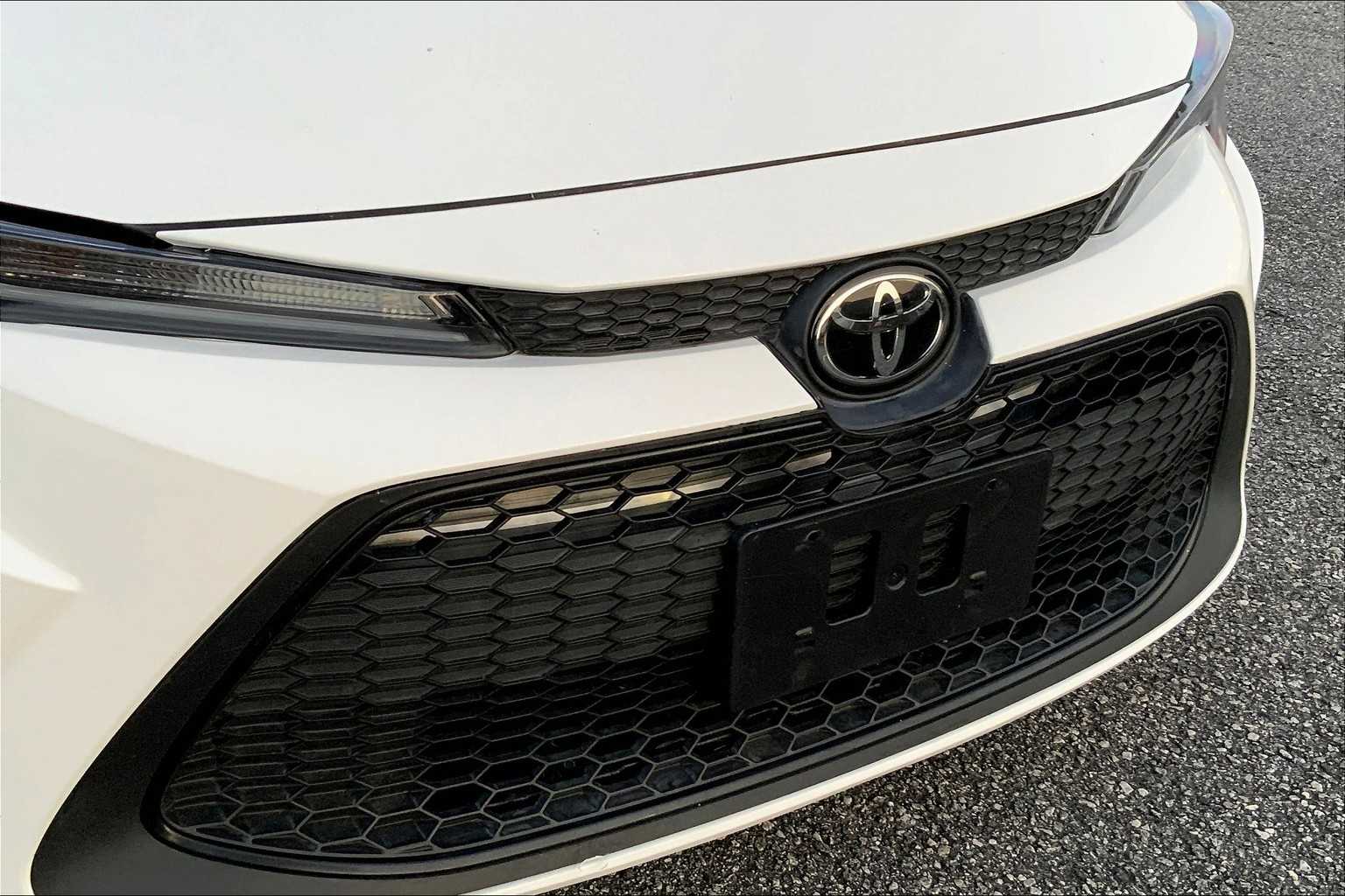 2022 Toyota Corolla LE photo 23