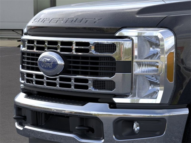 2025 Ford F-350 XLT photo 16