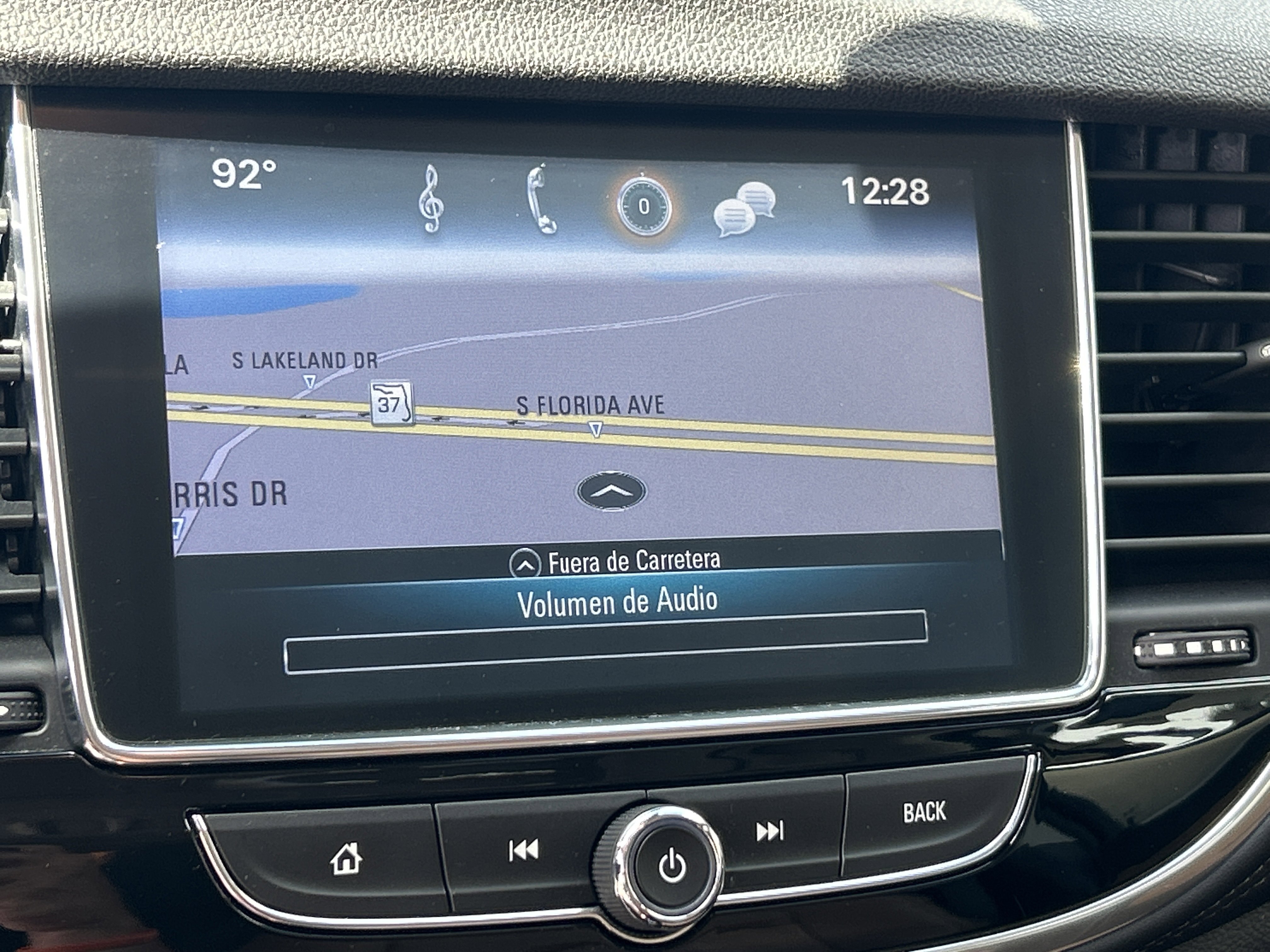 2019 Buick Encore Essence photo 4