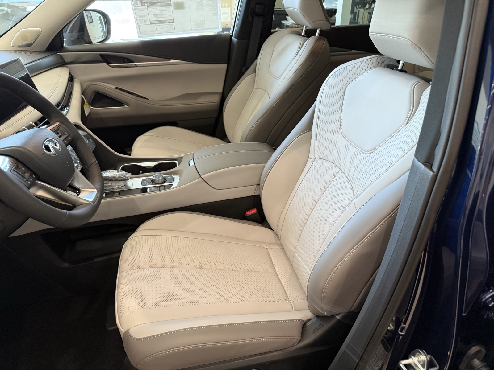 2026 Infiniti QX60 Luxe photo 13