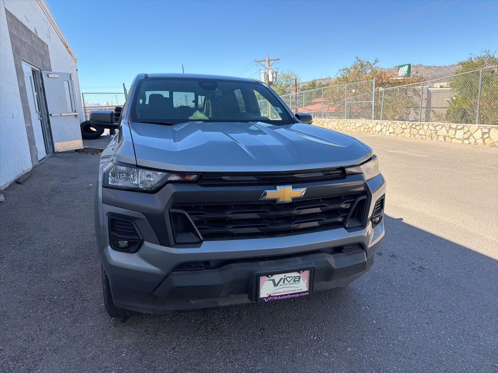 2023 Chevrolet Colorado LT photo 3
