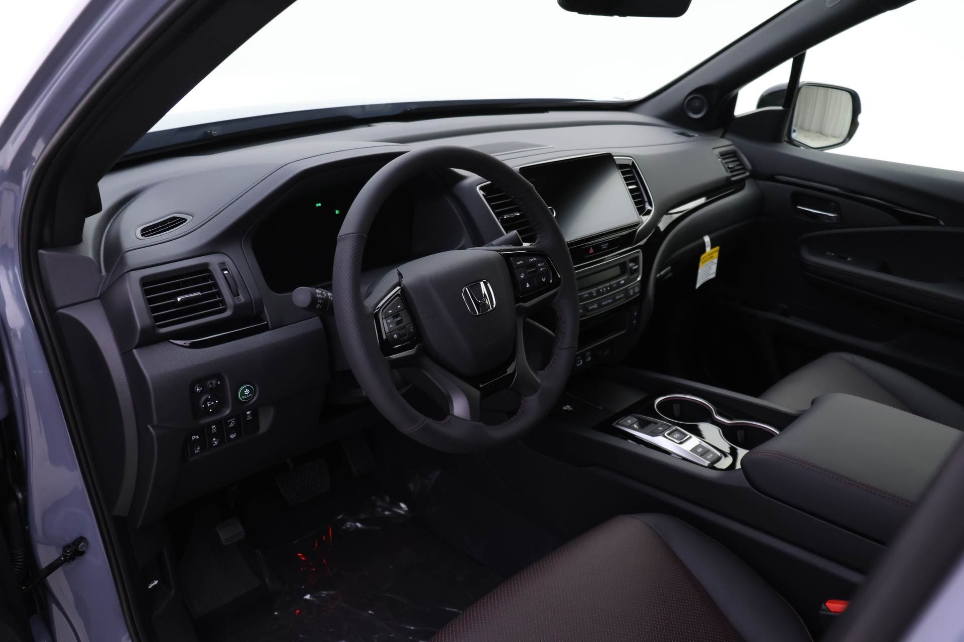 2026 Honda Ridgeline Black Edition photo 3