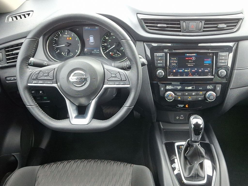 2019 Nissan Rogue SV photo 11