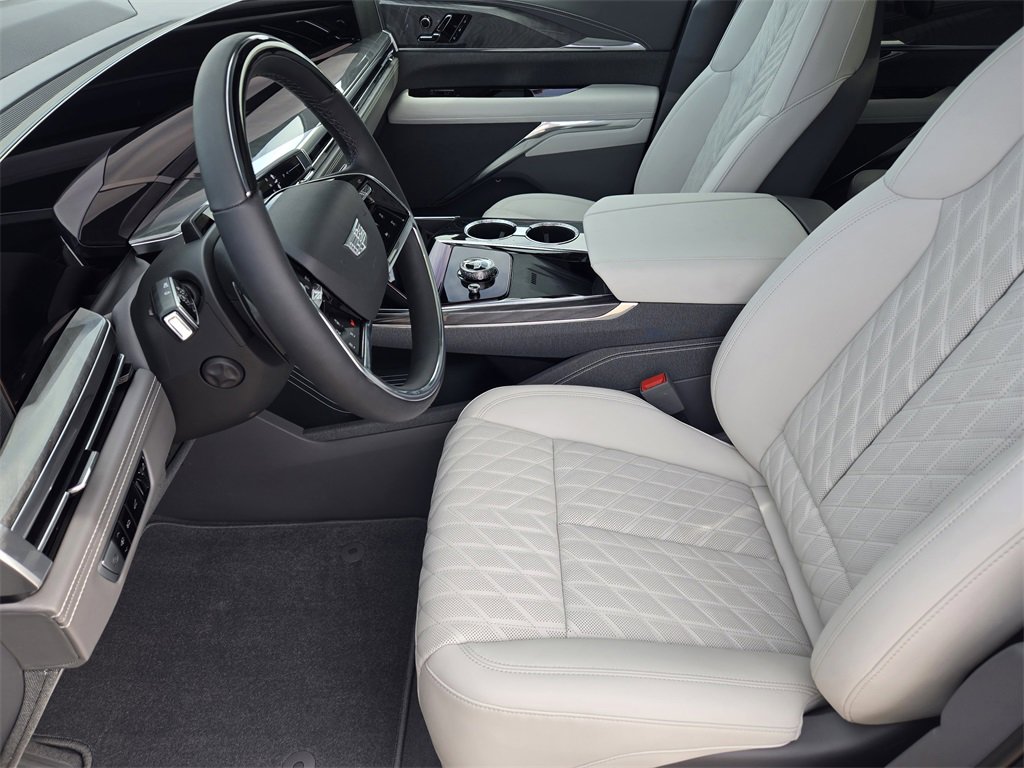 2025 Cadillac Escalade IQ Luxury photo 13