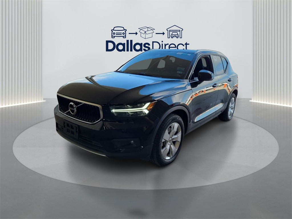 2021 Volvo XC40 Momentum photo 4