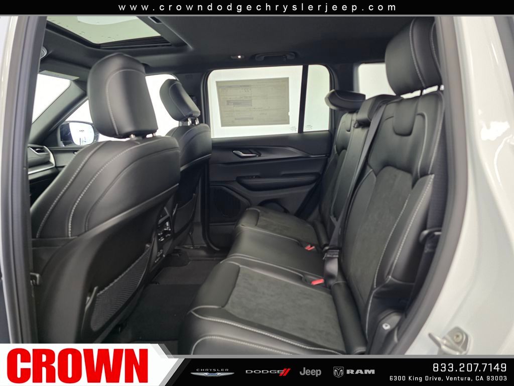 2025 Jeep Grand Cherokee Altitude X photo 12