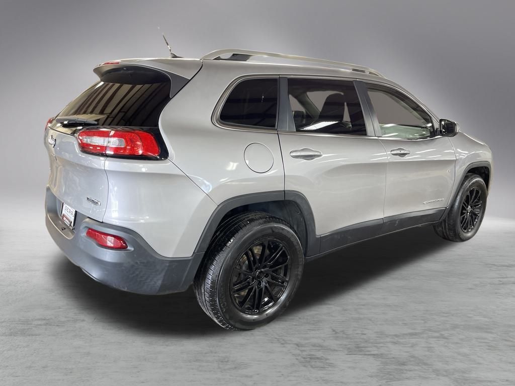 2015 Jeep Cherokee Latitude photo 4