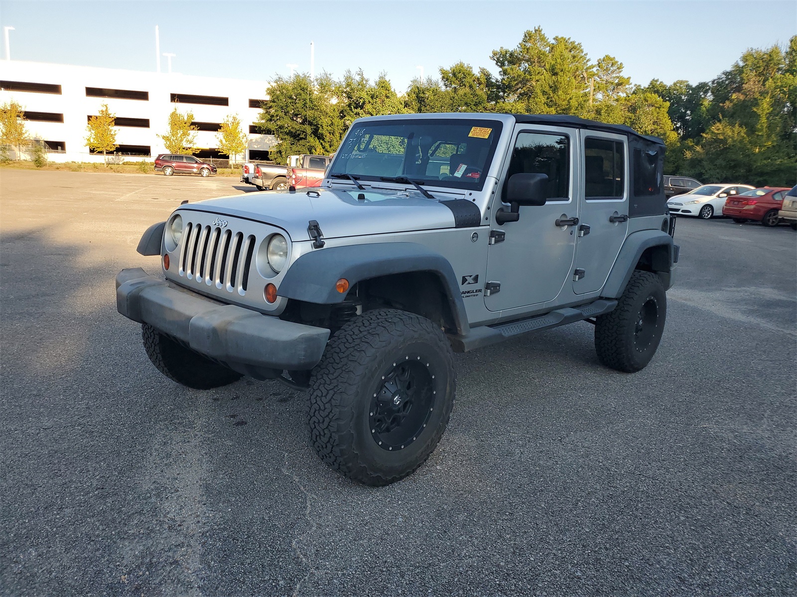 2009 Jeep Wrangler Unlimited X photo 2